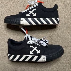 Off-White Low Vulcanized Sneakers size 10